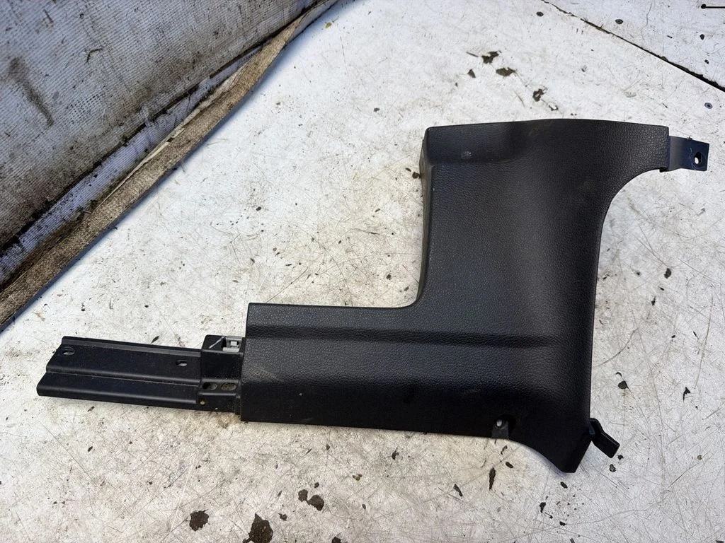Dashboard lower bottom trim panel 1K1858368