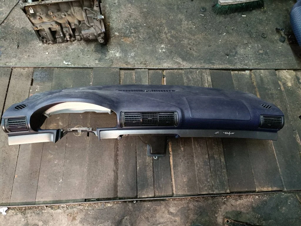 Dashboard 8D0857069
