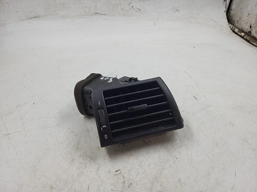 Dashboard side air vent grill/cover trim 64228361898