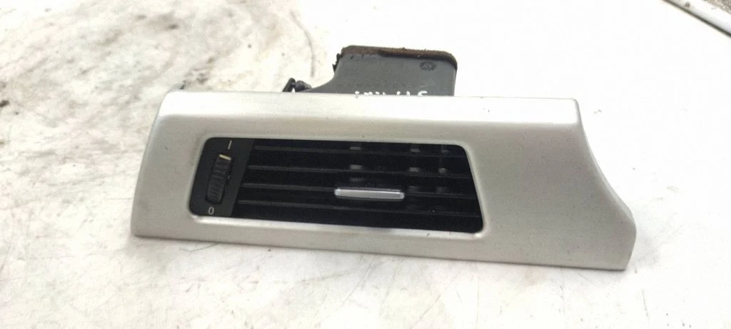 Dashboard side air vent grill/cover trim 9130459