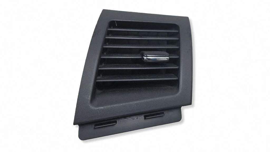 Dashboard side air vent grill/cover trim – front right