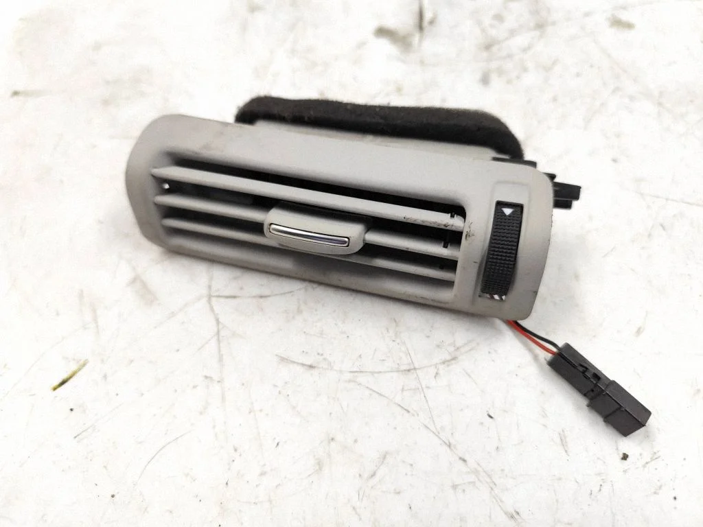 Dashboard side air vent grill/cover trim – Audi A6 Allroad C6 (2006-2011)
