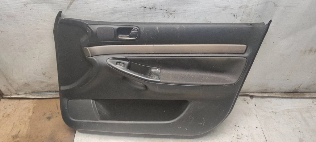 Front door card panel trim – front right