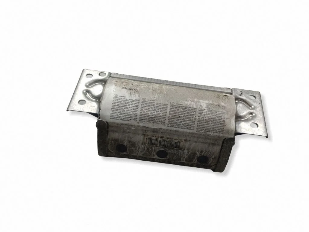 Passenger airbag – front right