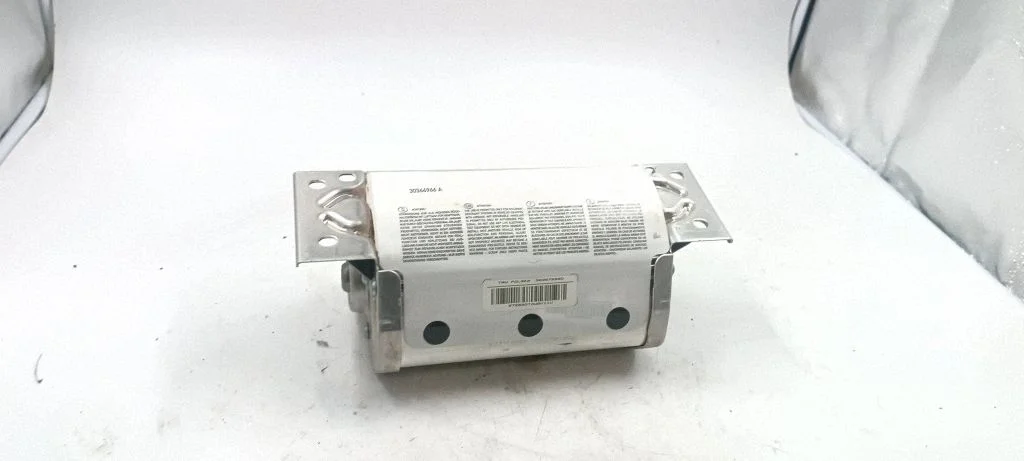 Kõrvalistuja turvapadi 30367269D