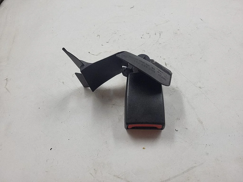 Rear seatbelt buckle 8K0857740B