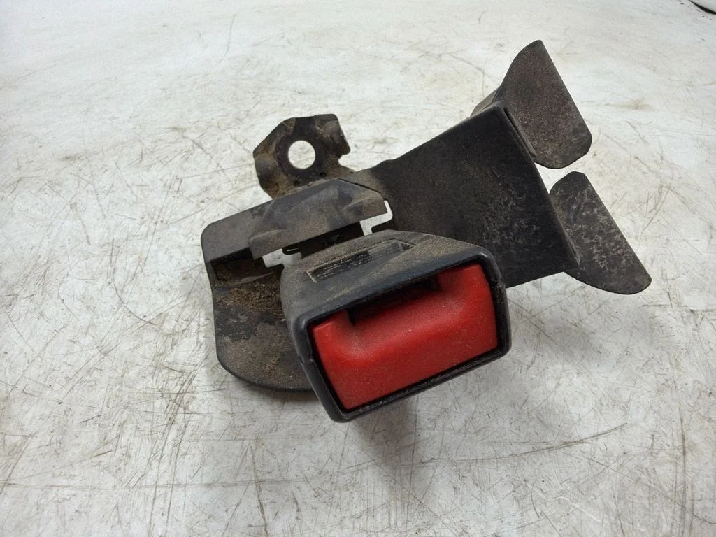 Rear seatbelt buckle – Audi A4 Allroad B8 (2008-2016)