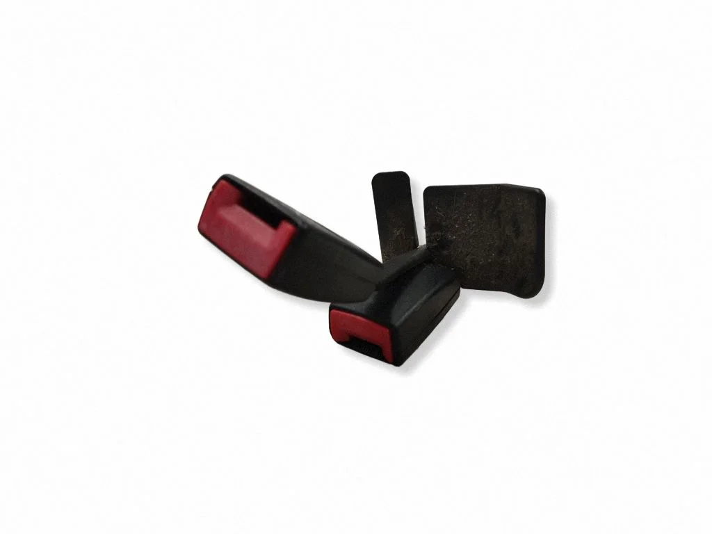 Aizmugurējās drošības jostas sprādze 8D0857739D