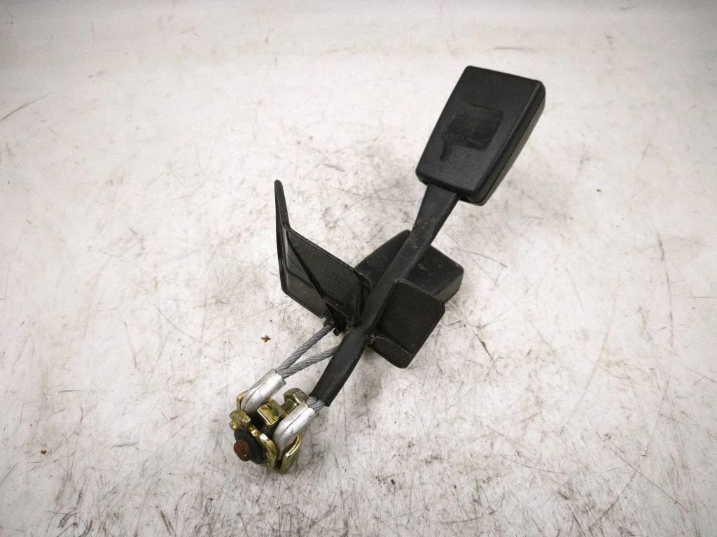 Rear seatbelt buckle 8D0857739D