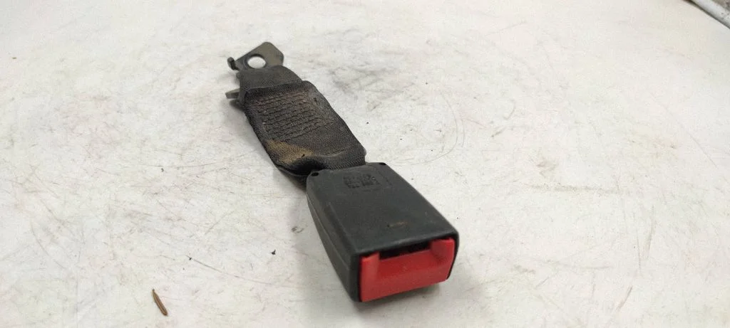 Tagumise turvavöö pannal – BMW 5-seeria E60 E61 (2004-2010)