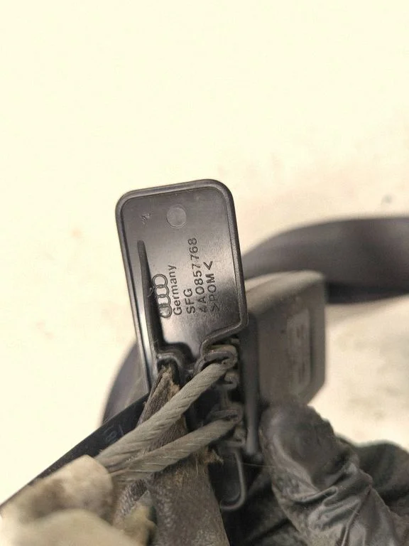 Rear seatbelt buckle – Audi A4 S4 B5 8D (1994-1999)