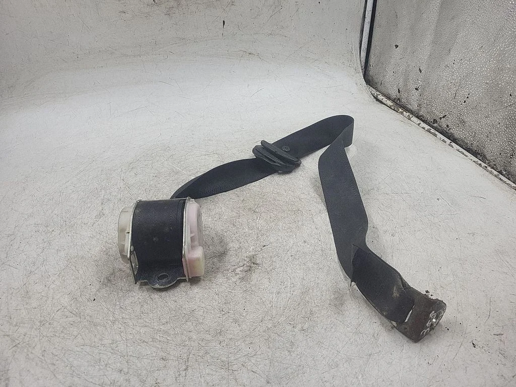 Rear seatbelt 040678