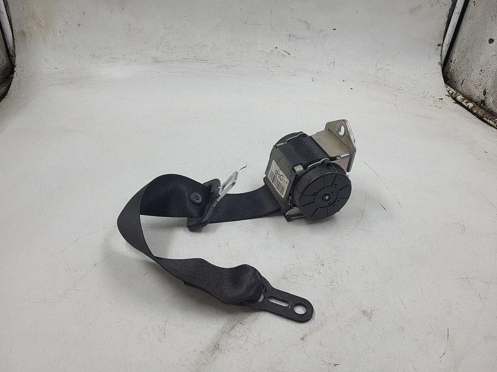 Rear seatbelt – BMW 1 Series E81 E87 (2004-2011)