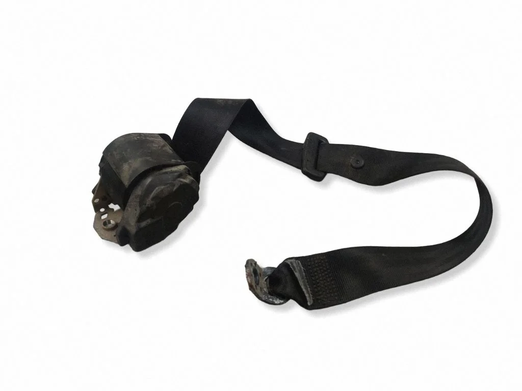 Tagumine turvavöö – tagumine parem