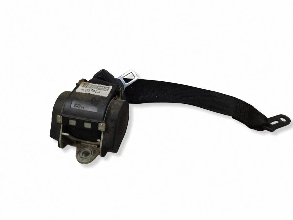 Rear seatbelt – rear right