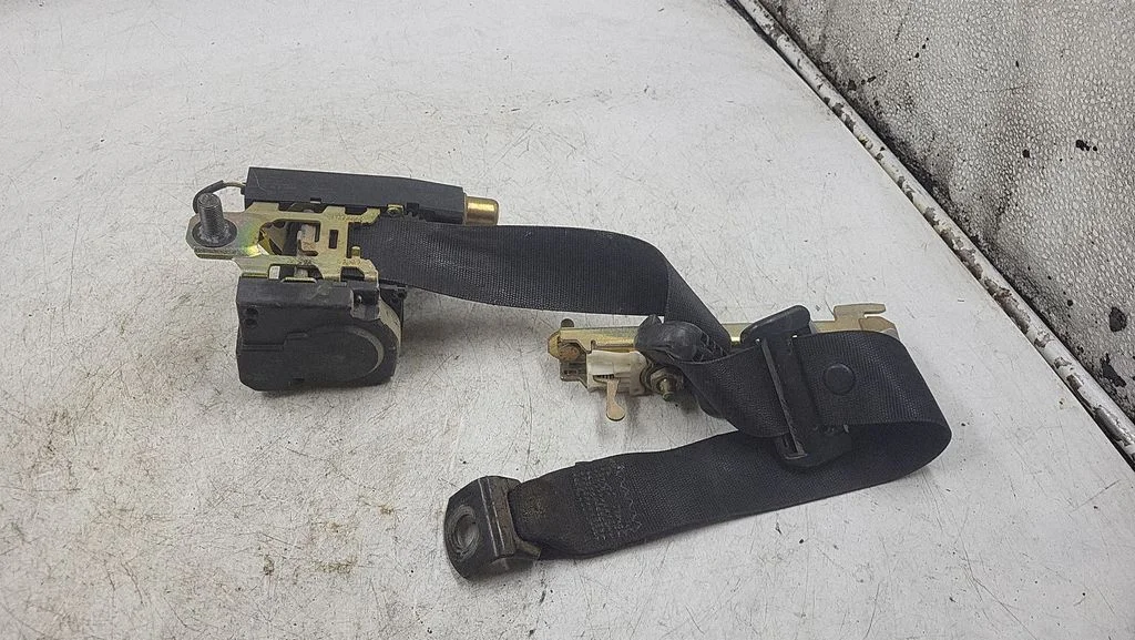 Rear seatbelt A1638602085