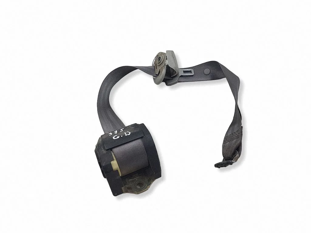 Rear seatbelt – rear right
