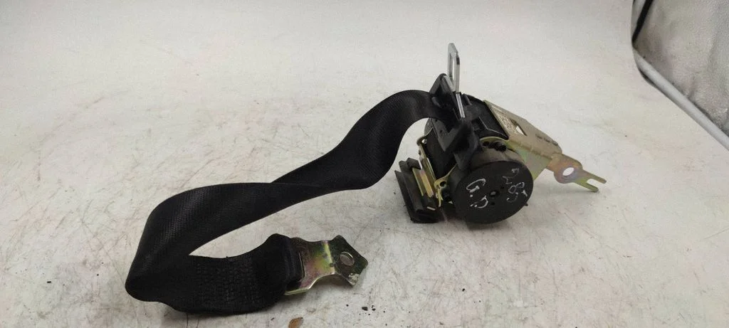 Rear seatbelt – rear right