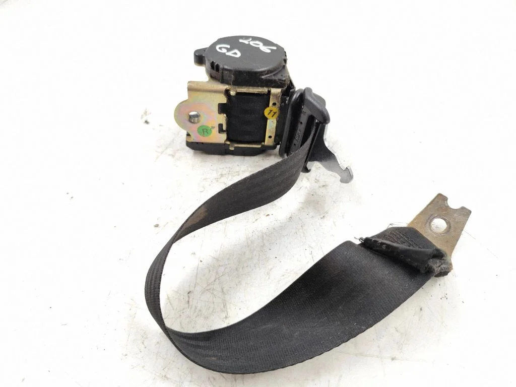 Tagumine turvavöö 87BBF611B68F