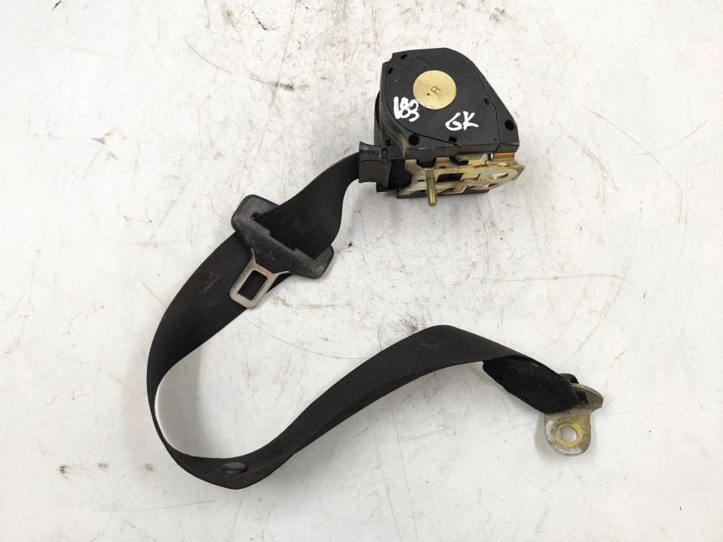 Rear seatbelt – rear left
