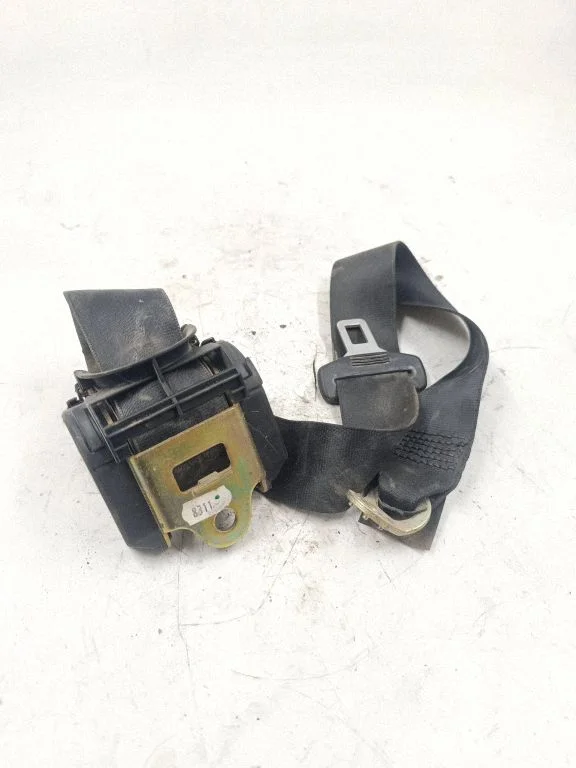 Rear seatbelt 8d9857805