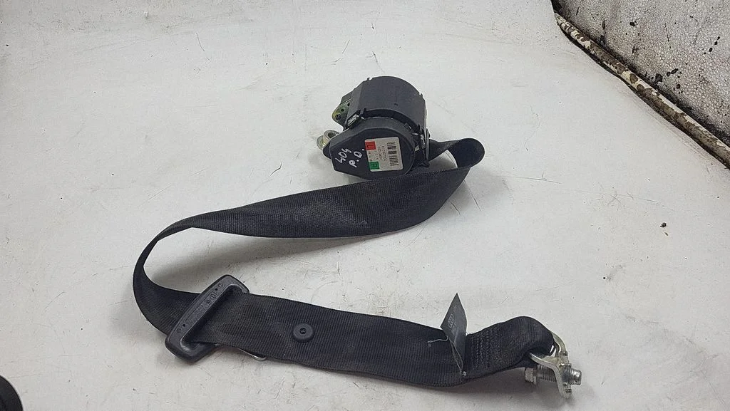 Front seatbelt – front right