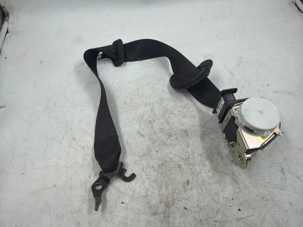 Front seatbelt 34058428A