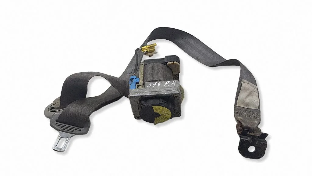 Front seatbelt – front left