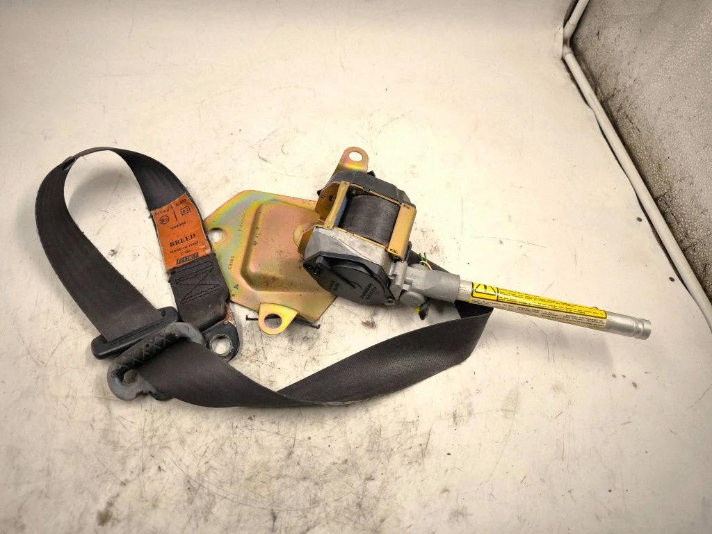 Front seatbelt 11248002S
