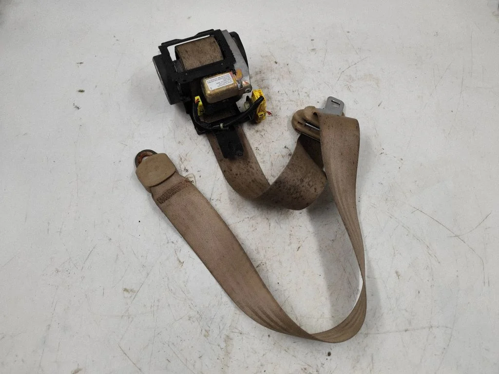 Front seatbelt NSB098GR08