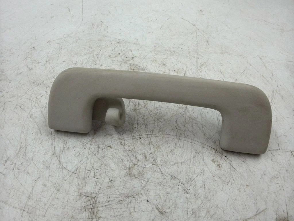 Tagumine lae käepide 8K0857608