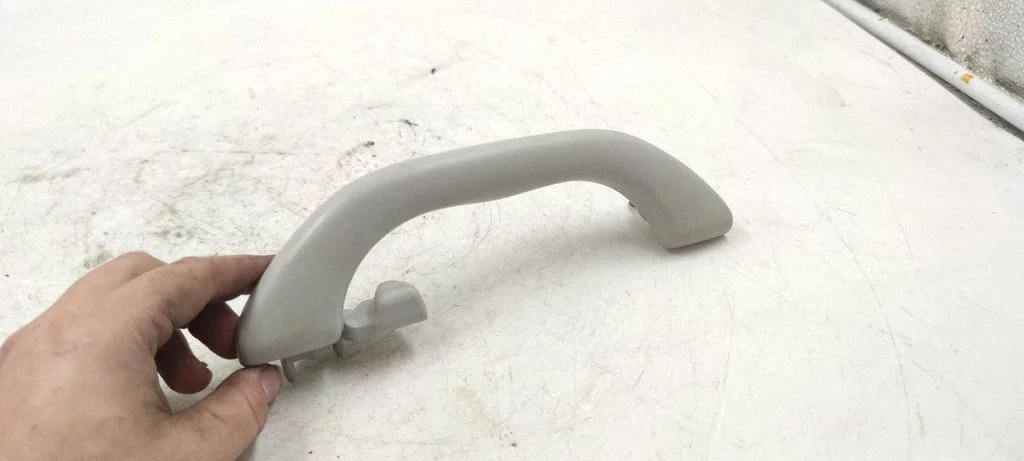 Rear interior roof grab handle – Volkswagen Passat B5 (1997-2000)