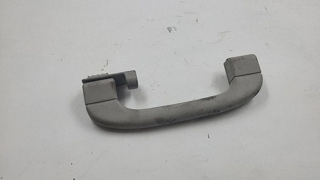 Rear interior roof grab handle – BMW 3 Series E90 E91 (2005-2012)