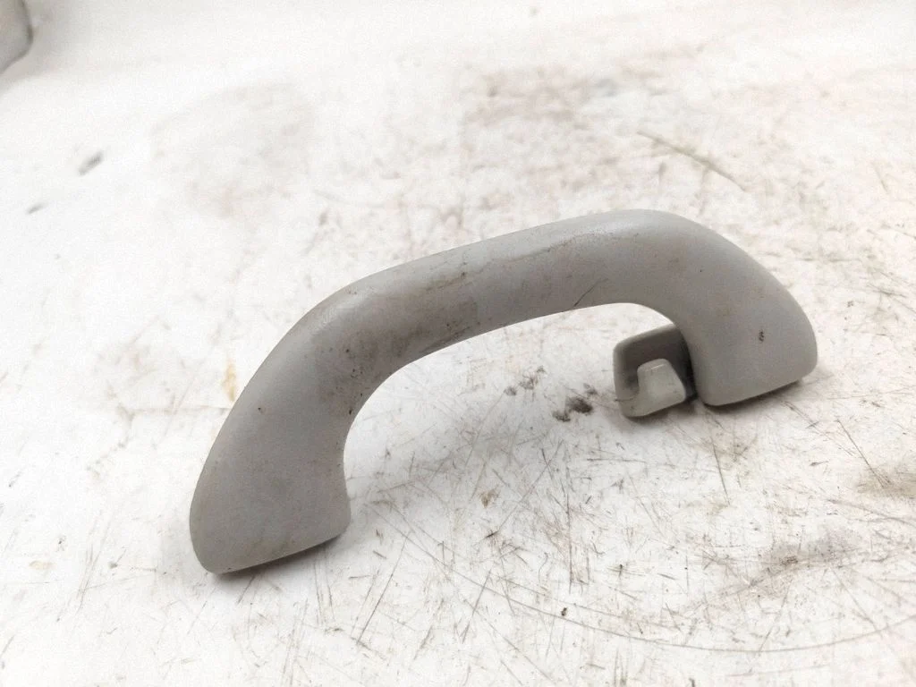 Rear interior roof grab handle – Seat Alhambra (Mk1) (1996-2010)