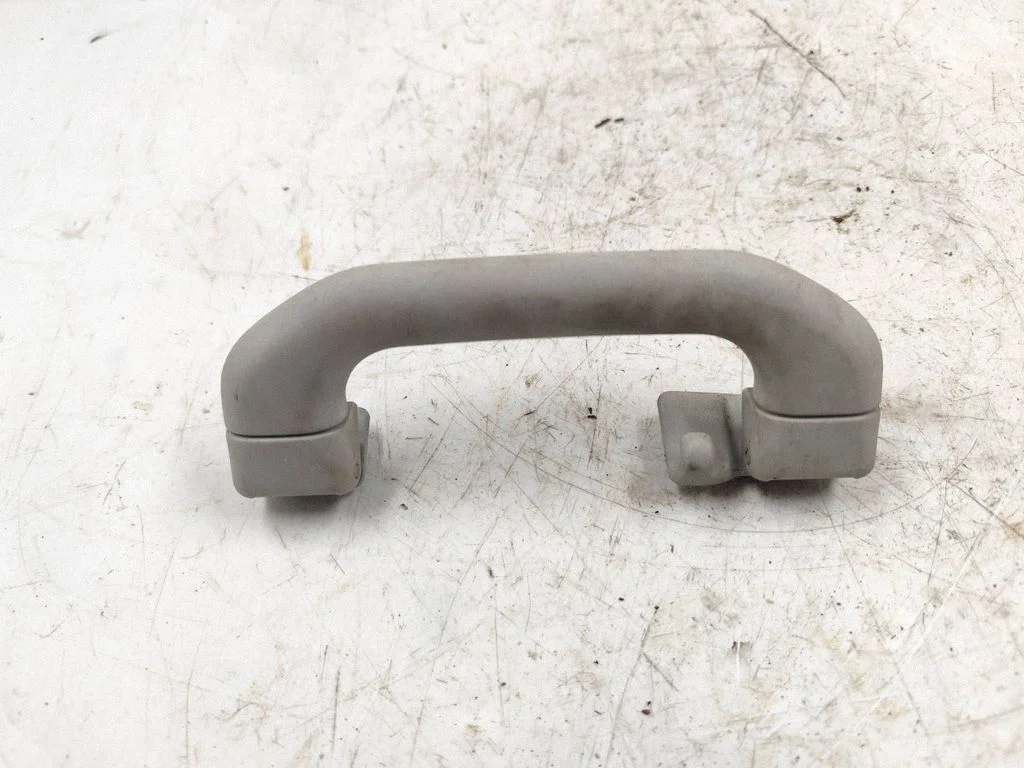Rear interior roof grab handle 1U0857607
