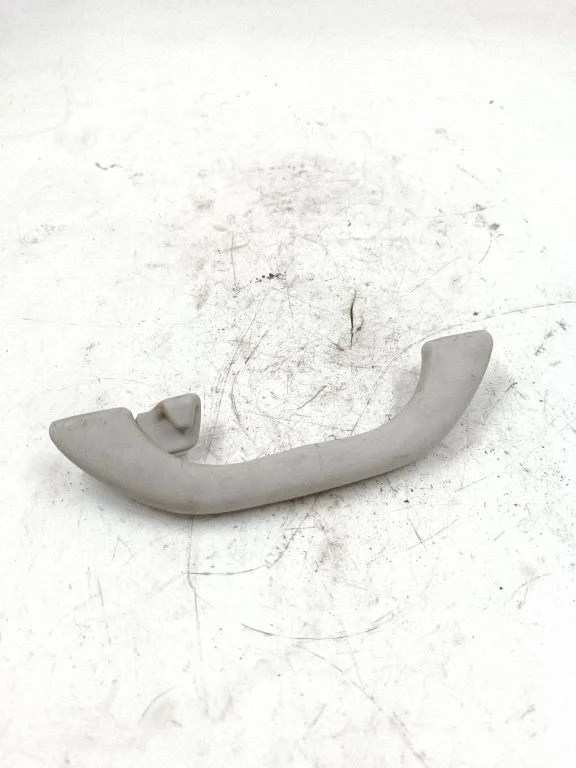 Tagumine lae käepide 8D0857607A