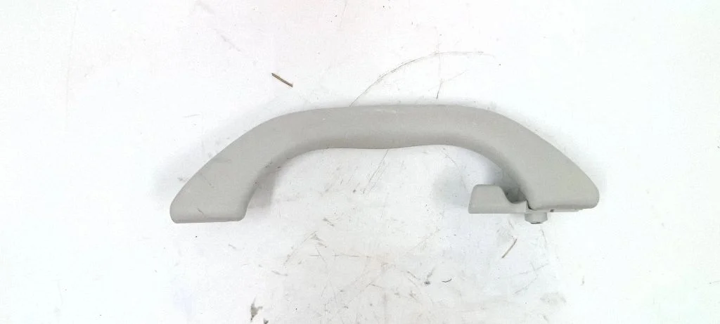 Tagumine lae käepide 8D0857607A