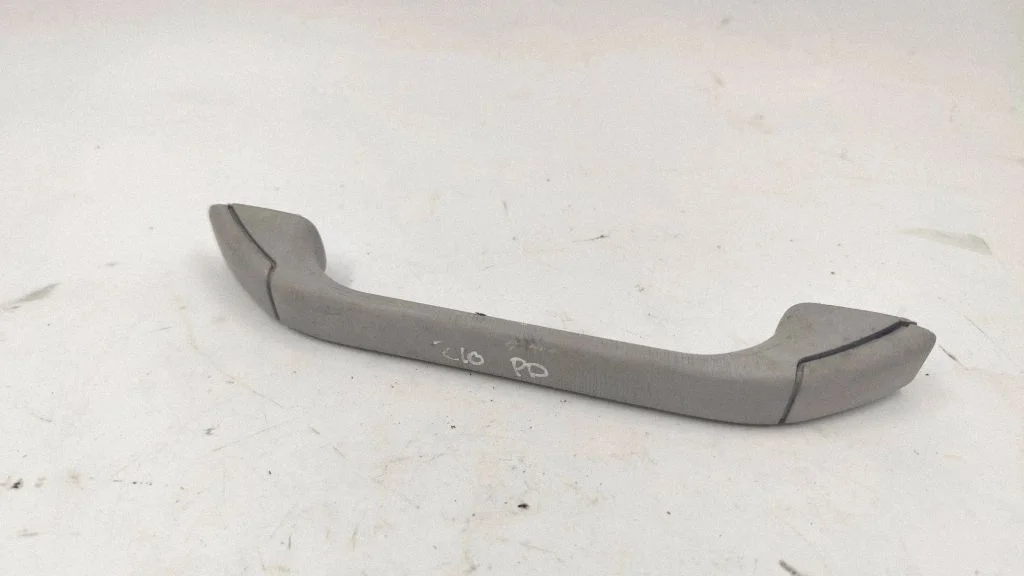 Front interior roof grab handle – front right