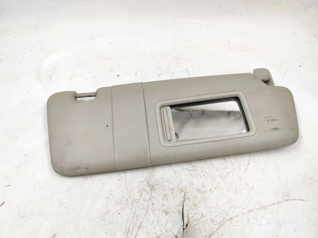 Sun visor 8E02857552