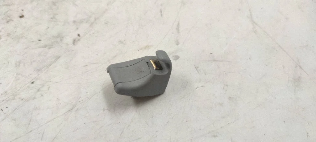 Sun visor clip/hook/bracket – BMW 1 Series E81 E87 (2004-2011)