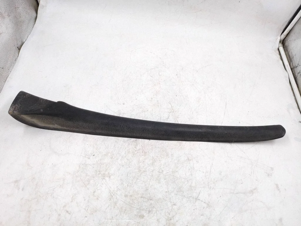 (A) pillar trim 811867231D