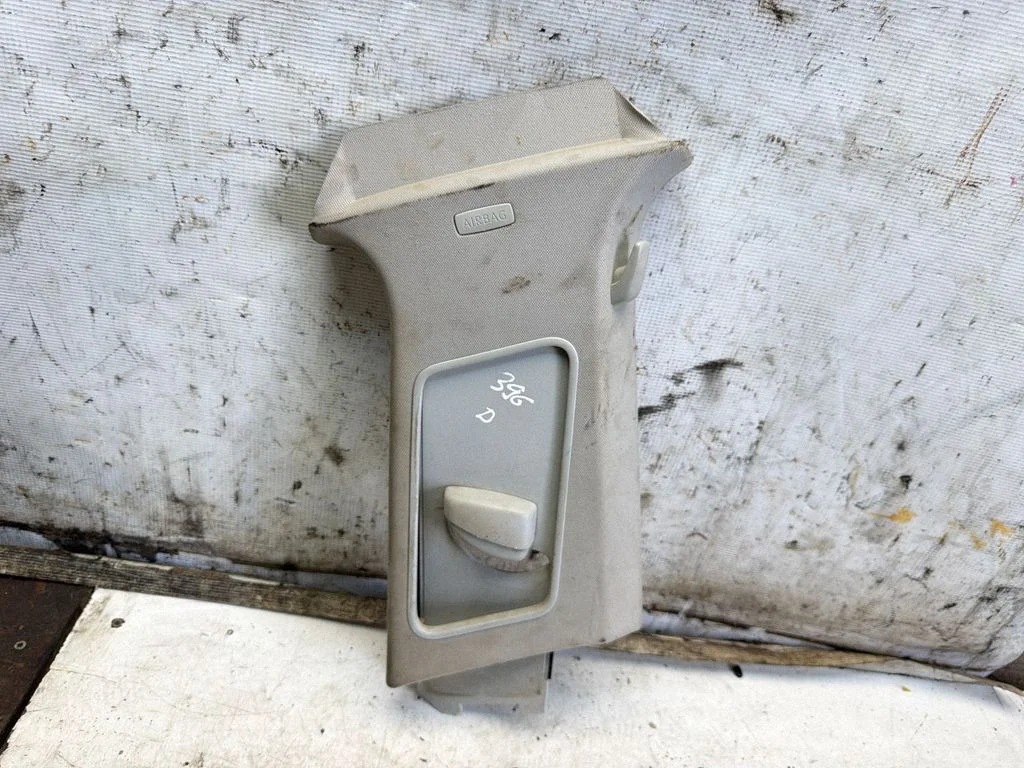 (B) pillar trim (top) 1K5868312