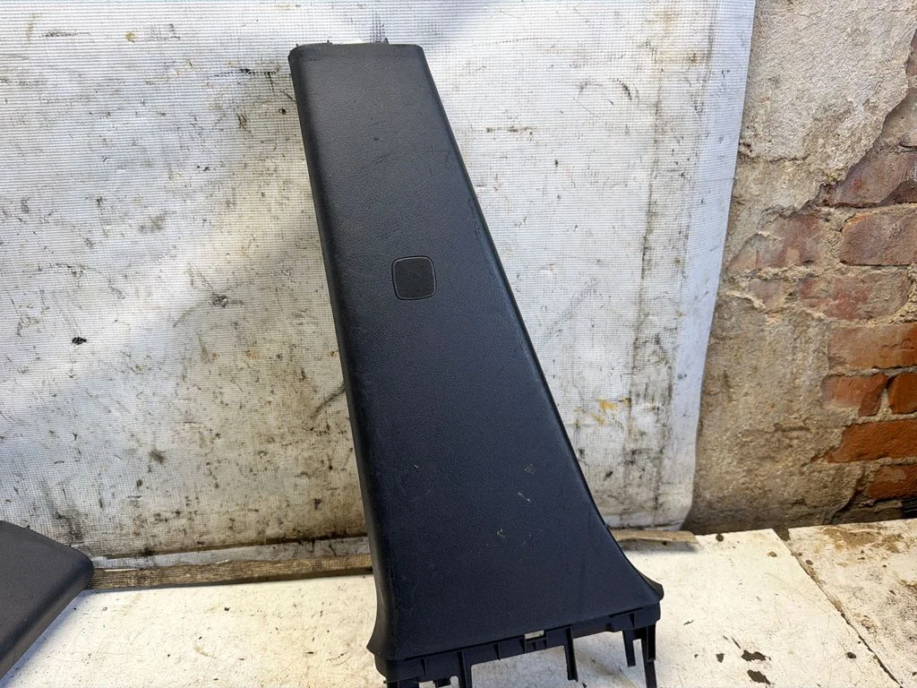 (B) pillar trim (bottom) 4B1867239A