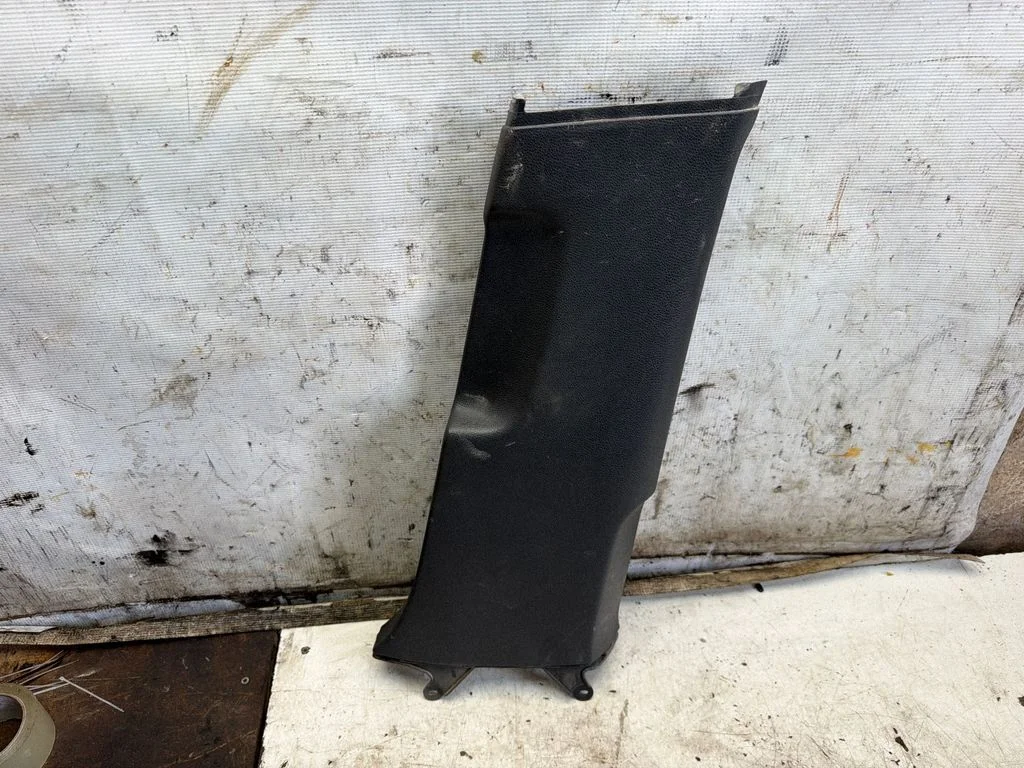 (B) pillar trim (bottom) 1K4867298