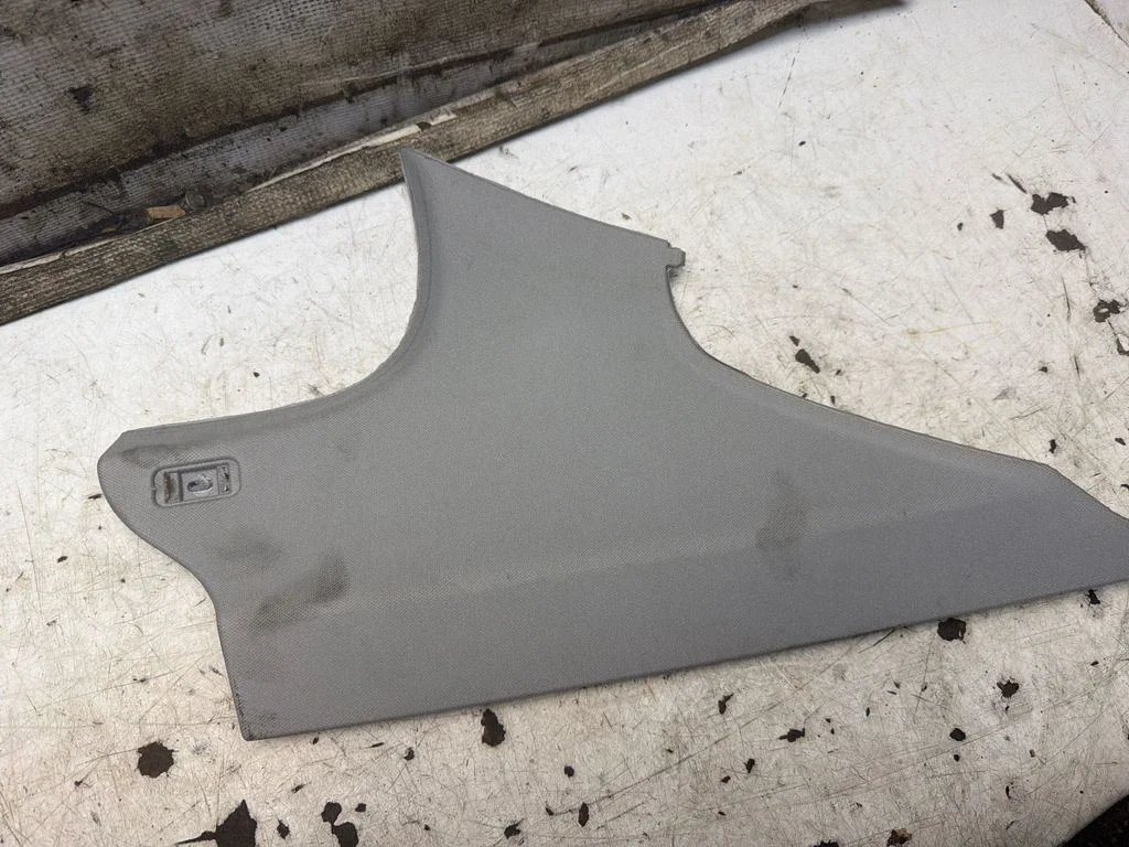 (C) pillar trim 7058341