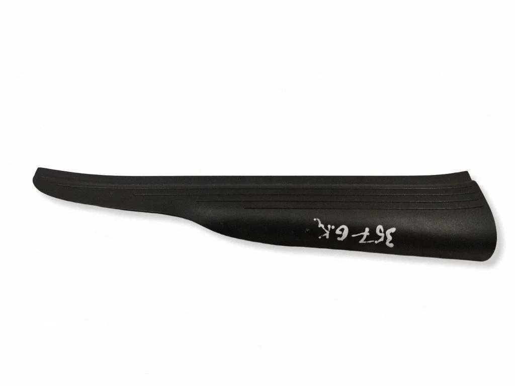Aizmugurējā sliekšņa apdare (iekšējā) A2116800535