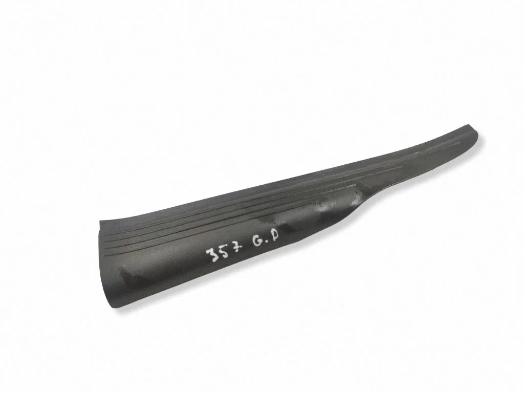 Aizmugurējā sliekšņa apdare (iekšējā) A2116800635