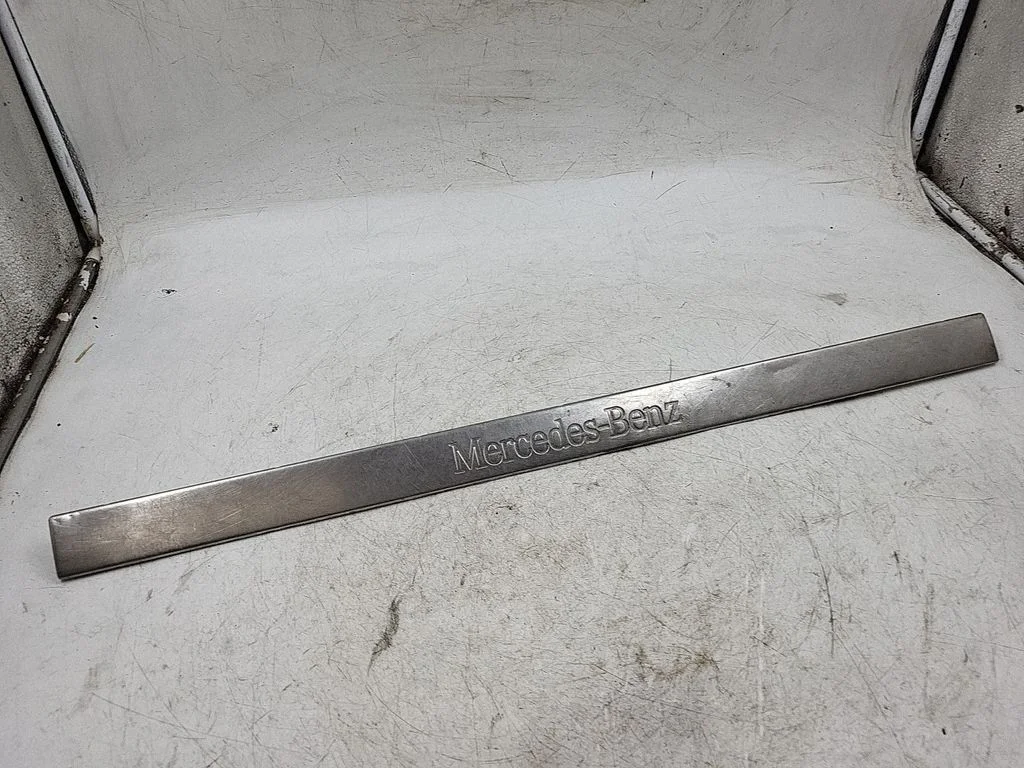 Front sill trim cover