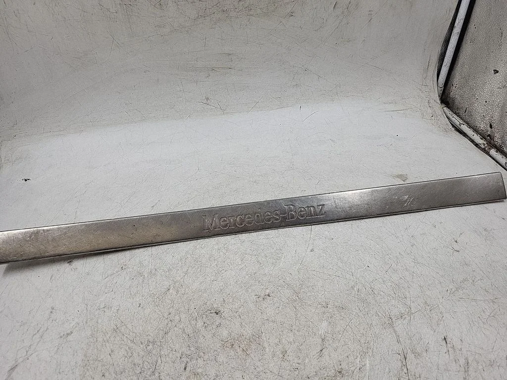 Front sill trim cover