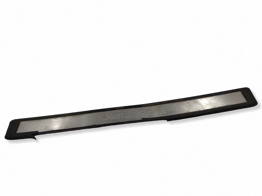 Front sill trim cover – Mercedes-Benz E-Class W211 (2002-2009)